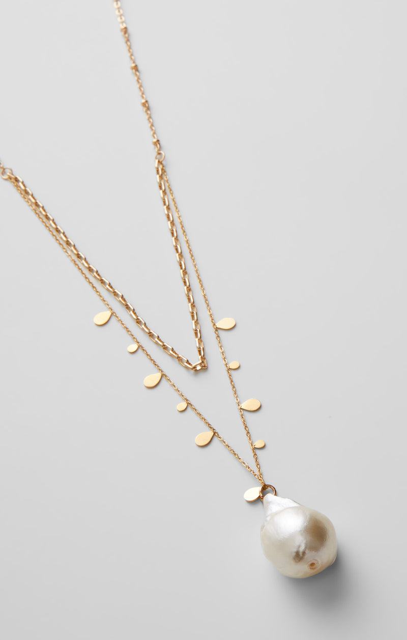 Delicate Oversized Faux Pearl Layered Necklace